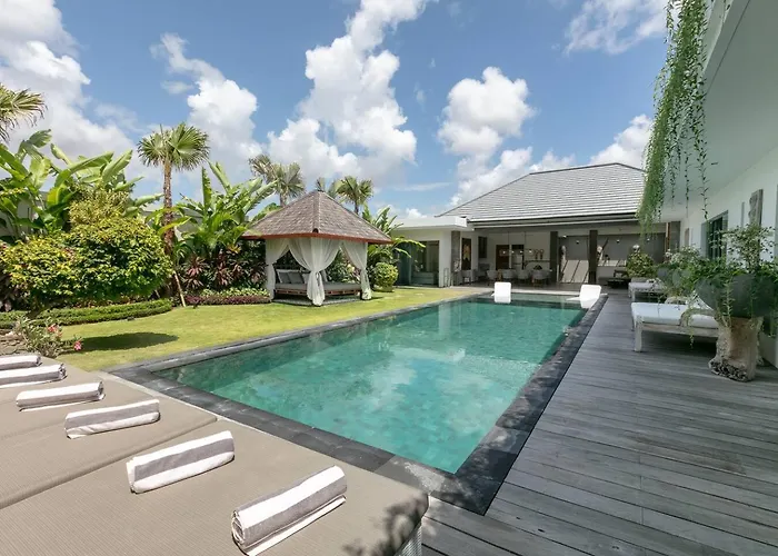 Amazing 4 Bedroom Villa With Garden, Pool In Seminyak